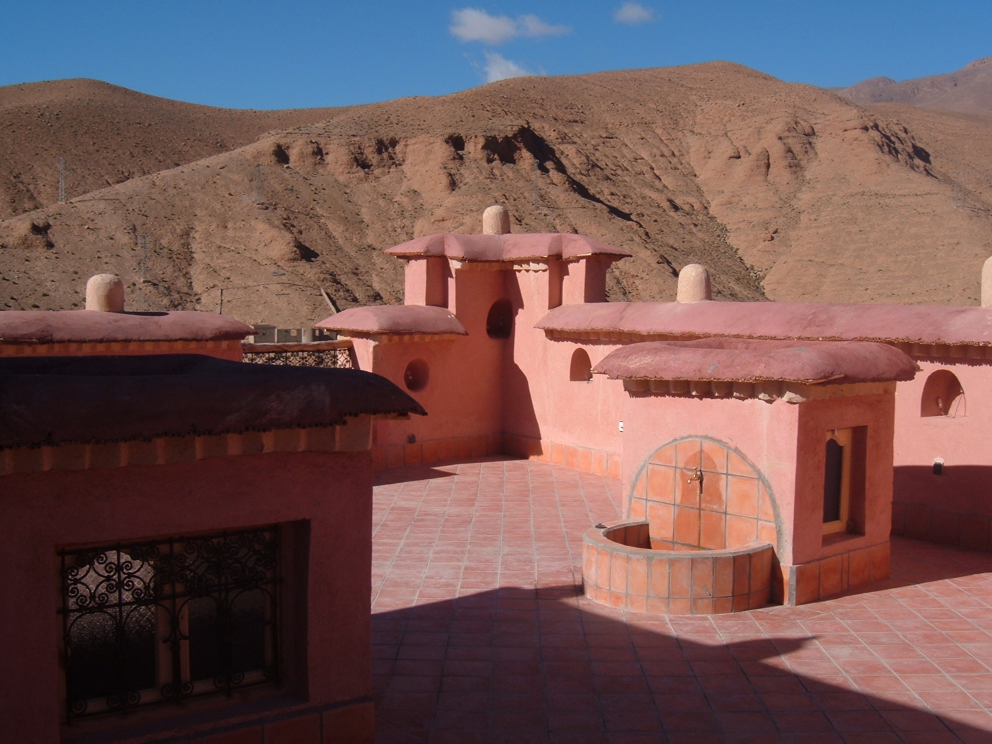 What does a traditional Berber house look like? What does a traditional Berber house look like?
